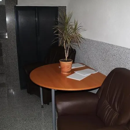 Florion Hostel *