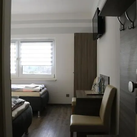 Florion Hostel *